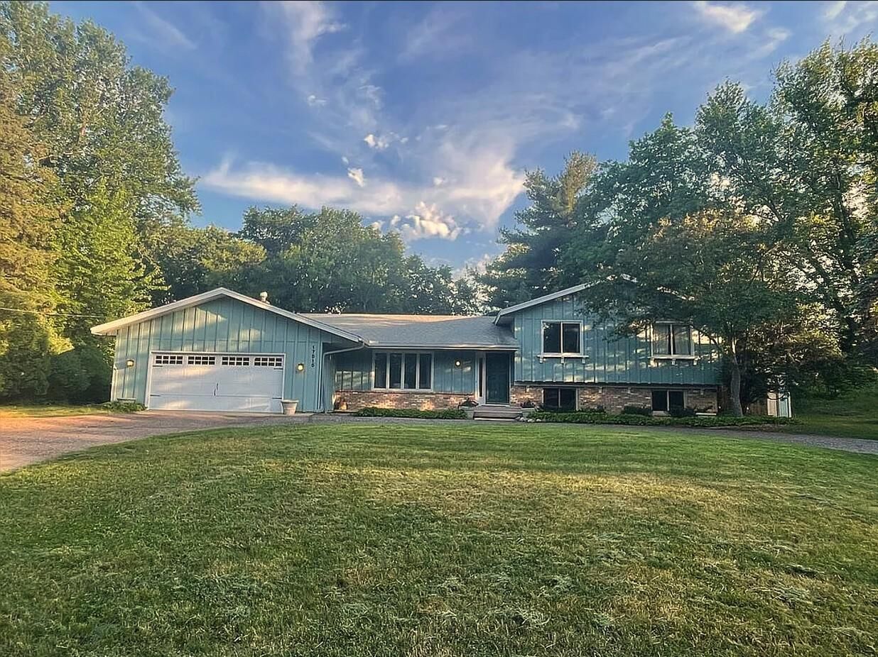 Property Photo: 17515 Bay Lane MN 55391