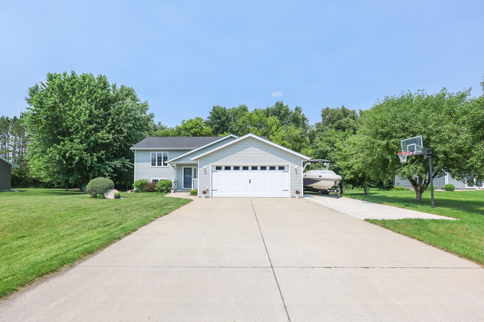 Property Photo:  2501 Shadow Lane SE  MN 56308 