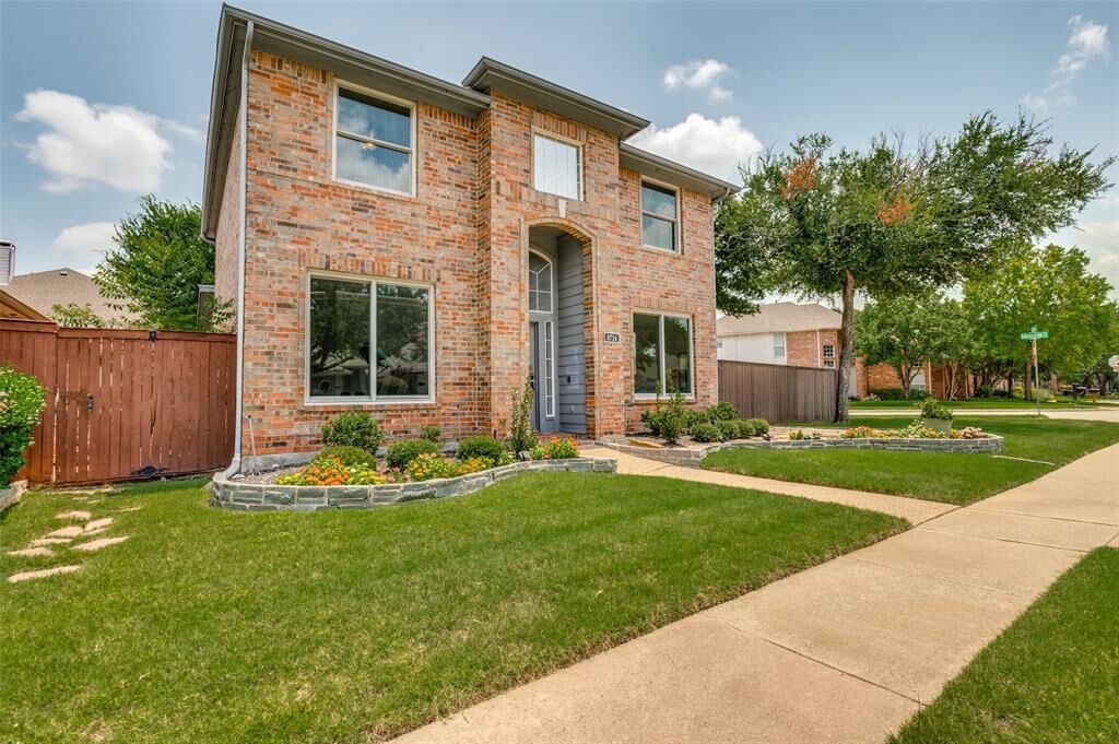 Property Photo: 8714 Saddlehorn Drive TX 75063