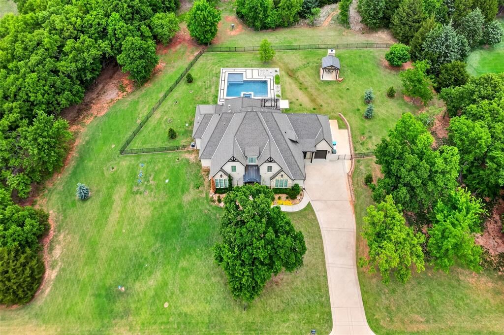 Property Photo:  11601 Piazza Way  OK 73007 