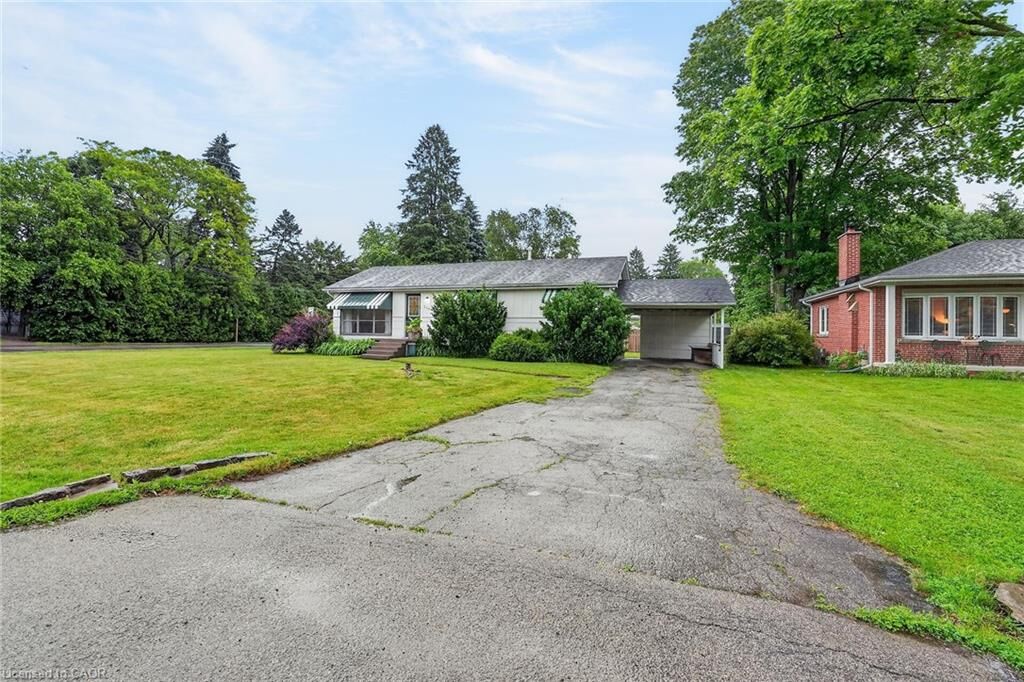 Property Photo:  219 Fiddler'S Green Road  ON L9G 1W7 