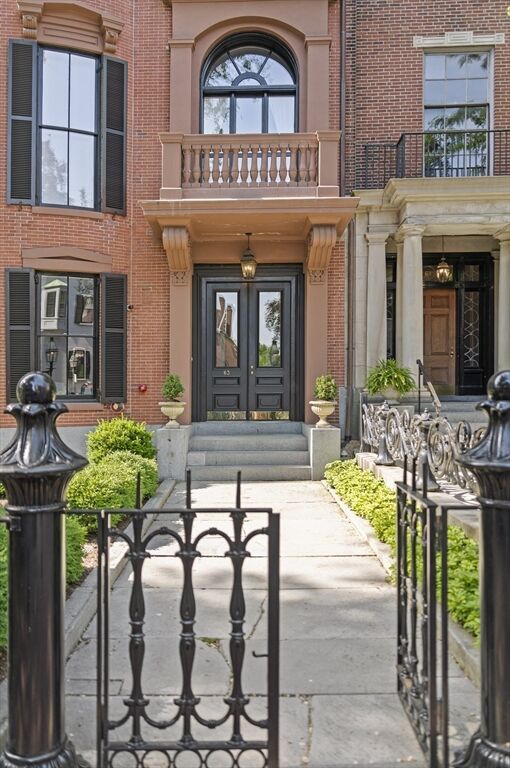 Property Photo:  63 Mount Vernon St 4  MA 02108 