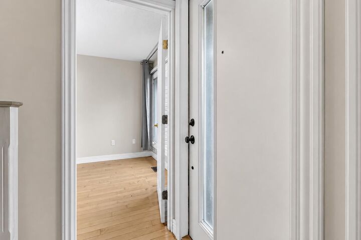 Property Photo: 48 Glamis Green SW 134 AB T3E 6V1