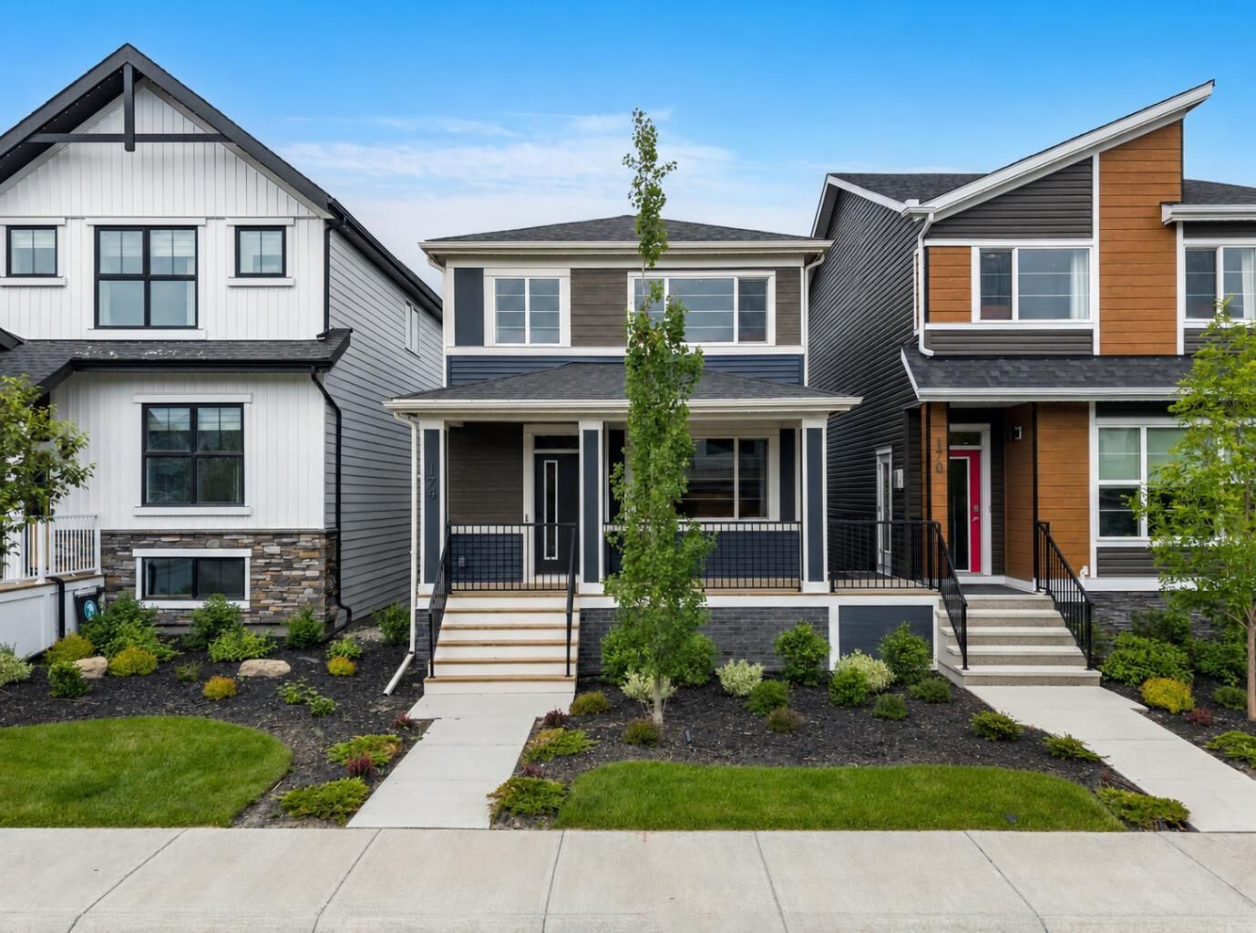 Property Photo:  174 Mitchell Road NW  AB T3R 2G6 
