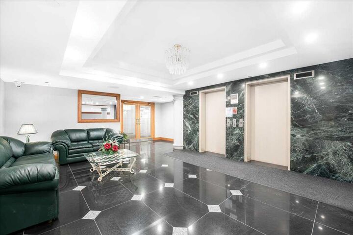 Property Photo:  200 Lincoln Way SW 302  AB T3E 7G7 