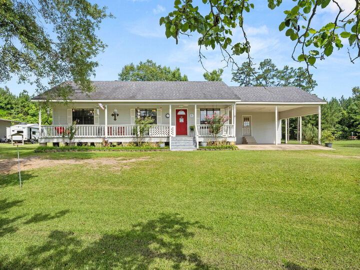 Property Photo:  1096 Louisiana 8  LA 71446 
