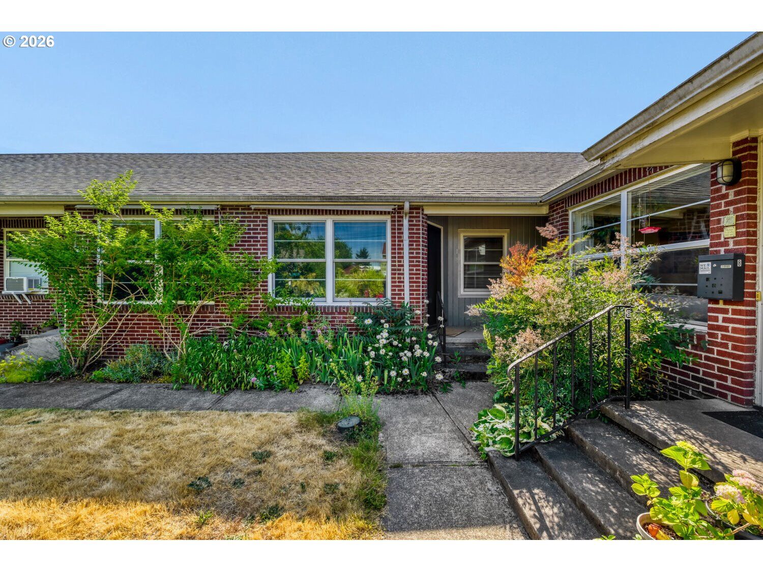 Property Photo:  6504 N Commercial Ave 6  OR 97217 