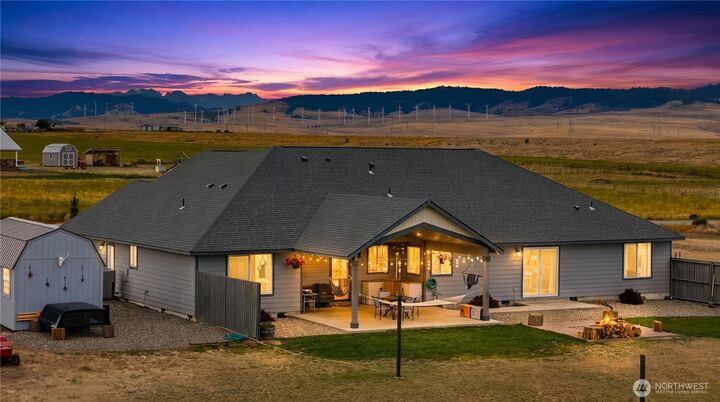 Property Photo:  1510  Bitterbrush Drive  WA 98926 