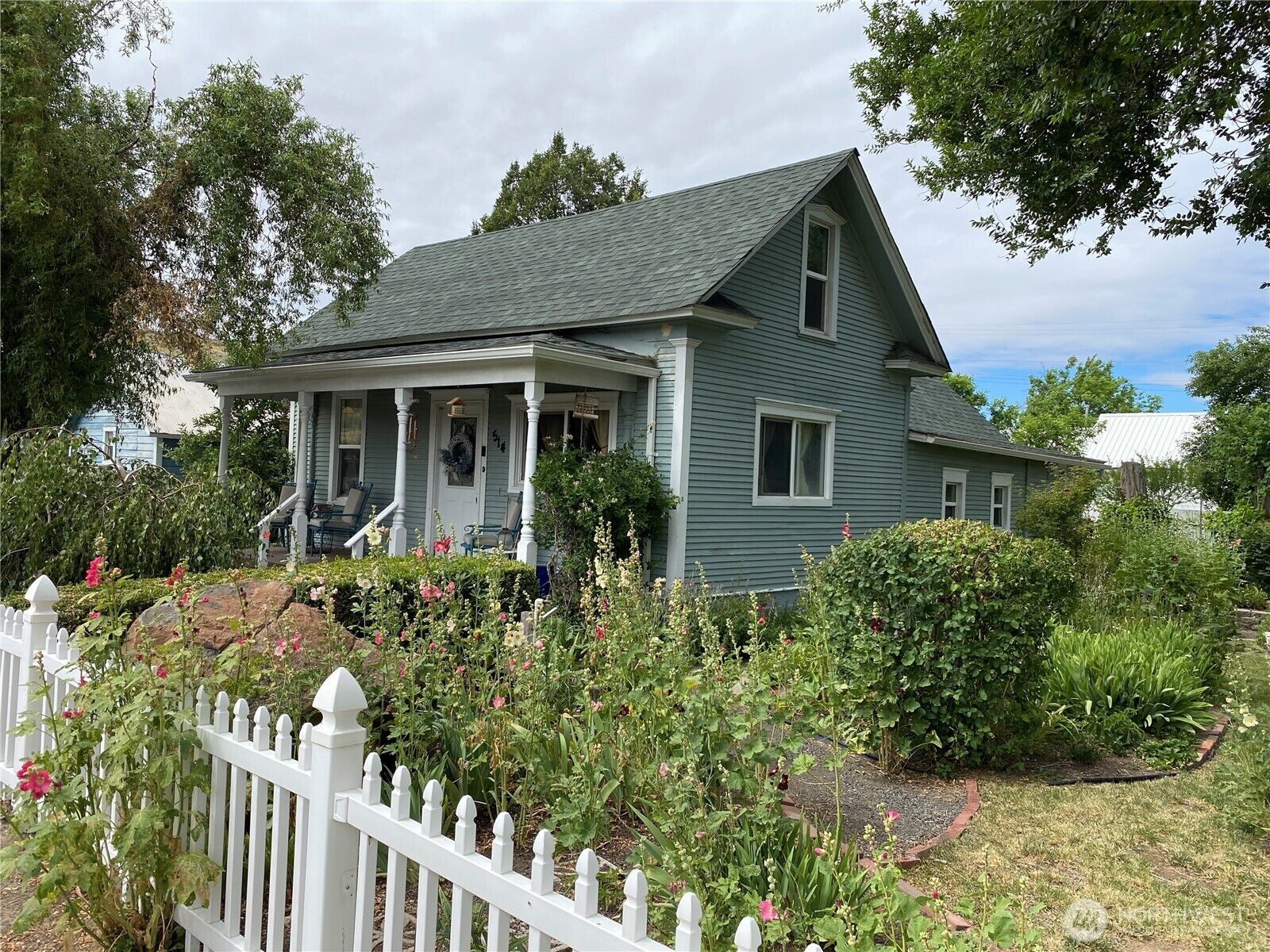 Property Photo:  514 S Division Street  WA 99159 