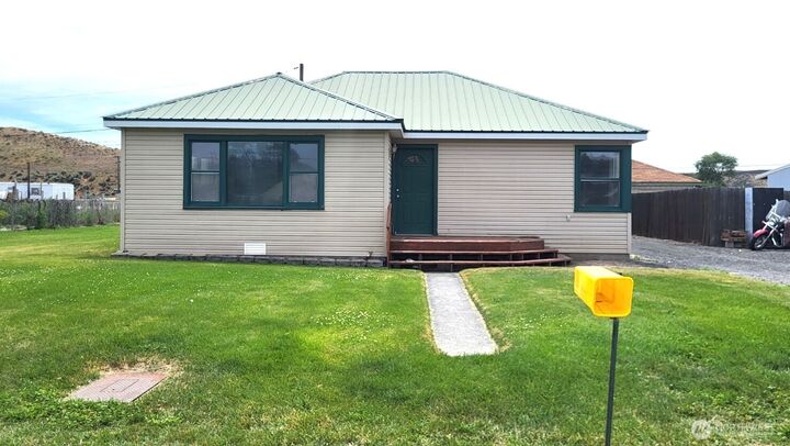 Property Photo: 536 Spokane Street WA 98860