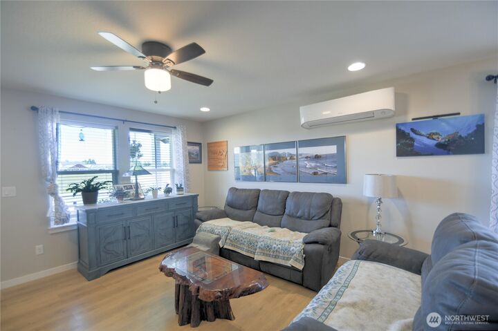 Property Photo: 410 Herren Avenue WA 98596