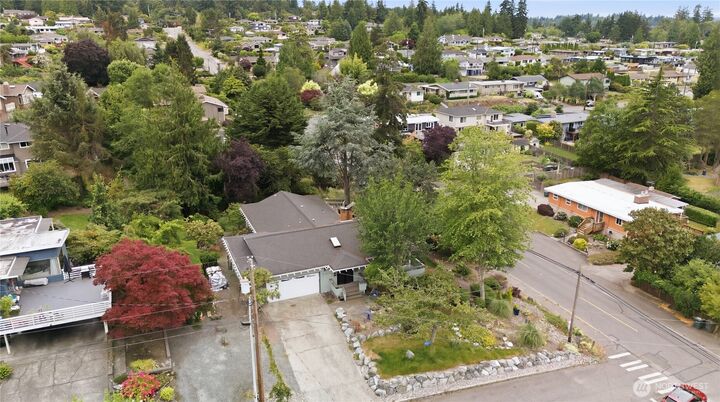 Property Photo:  622  Olympic Avenue  WA 98020 