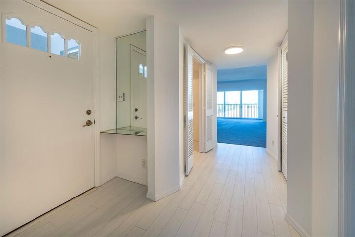Property Photo:  3101 NE 47th Court 504  FL 33308 
