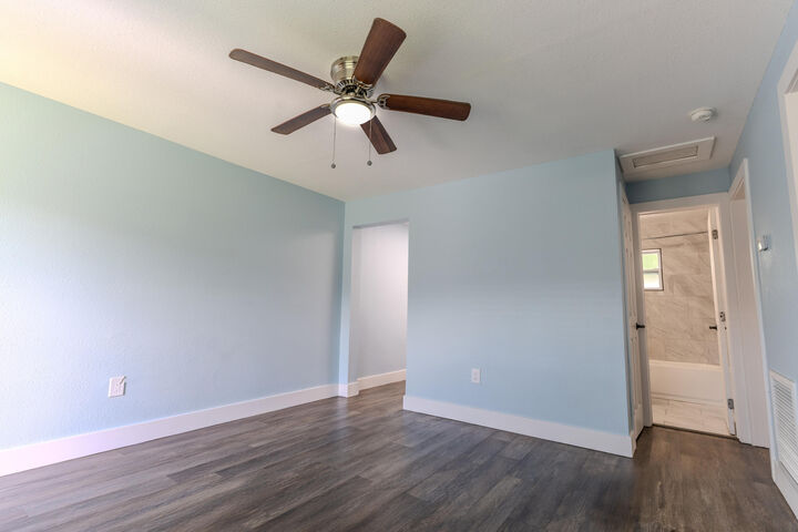 Property Photo: 711 N 23rd Street B FL 34950
