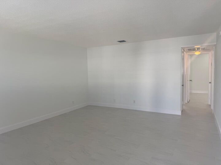 Property Photo: 402 Lake Shore Drive 202 FL 33403