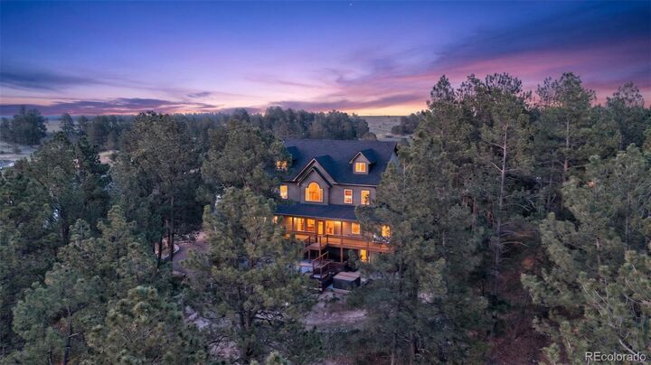 Property Photo:  1516 Bluebird Trail  CO 80107 