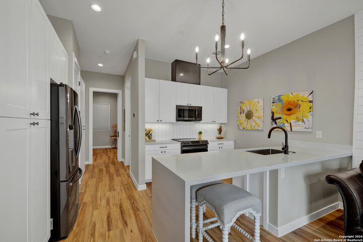 Property Photo:  1208 N Academy Ave 3101  TX 78130 