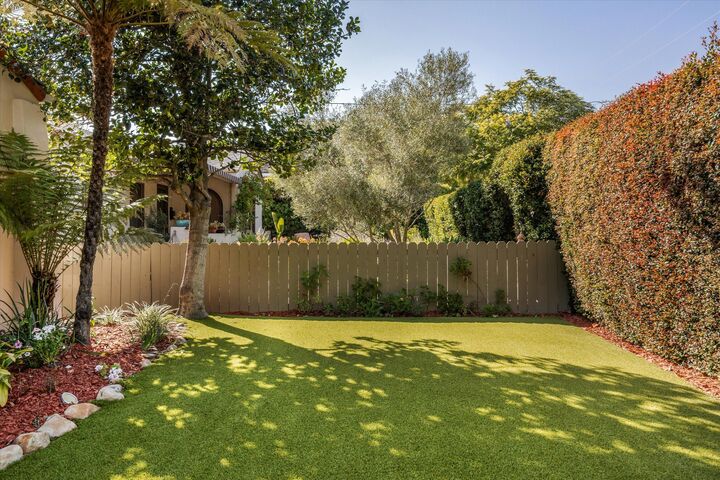 Property Photo:  2411 Chapala Street  CA 93105 