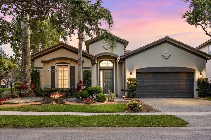 Property Photo:  19308 Stonebrook St  FL 33332 