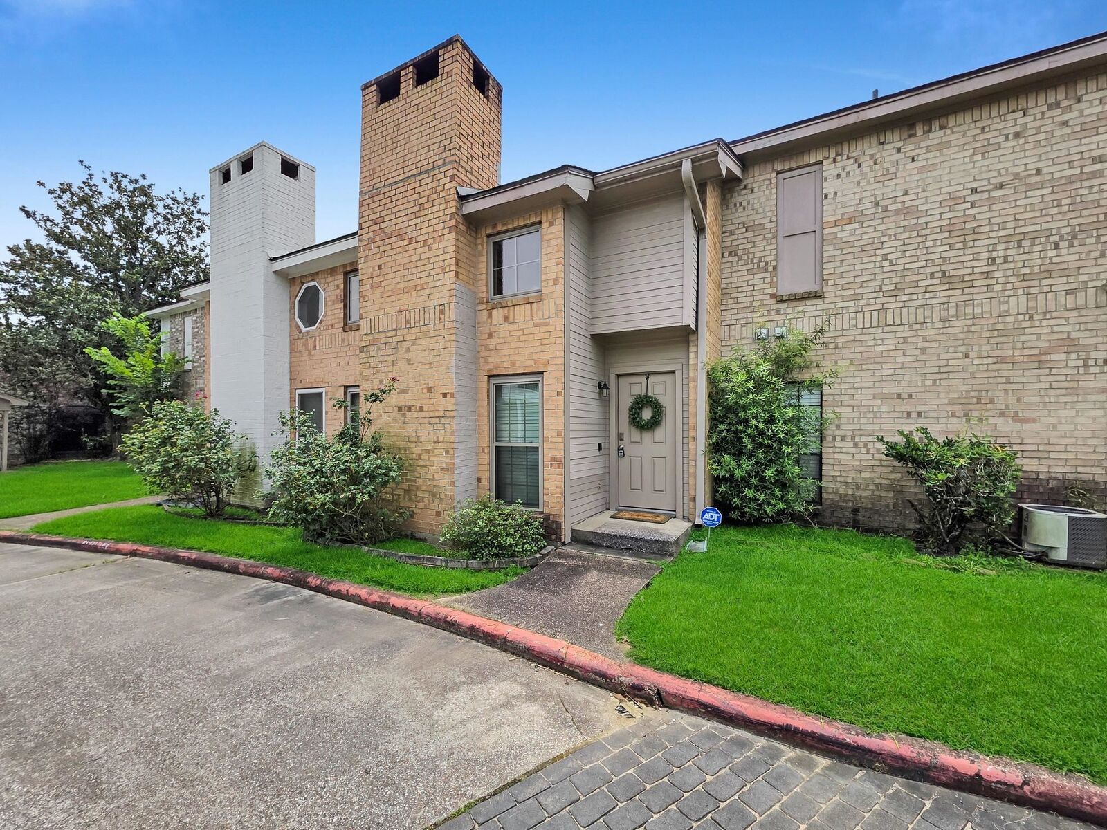 Property Photo: 1620 Wellington Place #303 TX 77706
