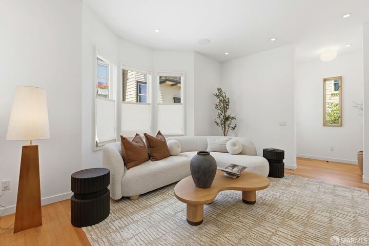 Property Photo:  221 Danvers Street  CA 94114 