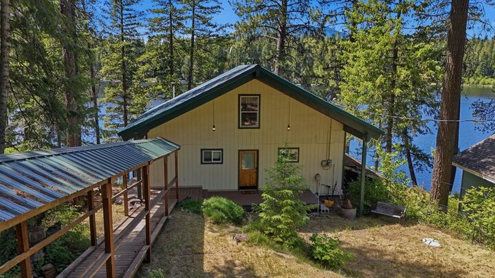 Property Photo:  421 Eastshore Rd  WA 99156 