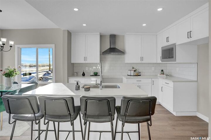 Property Photo: 341 Cockcroft Street SK S7V 1Y8