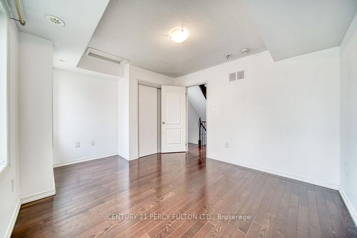 Property Photo:  80 Sarita Path 125  ON L1L 0K7 