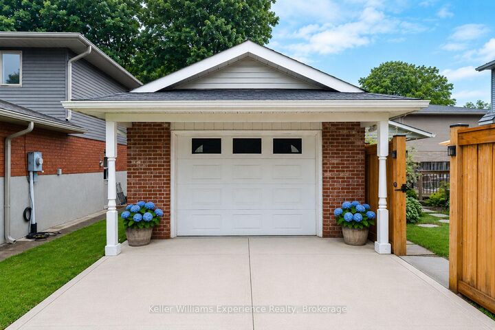 Property Photo: 300 4th Avenue W ON N4K 4V2