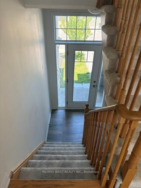 Property Photo:  16 Hills Thistle Drive  ON L9Z 0J3 