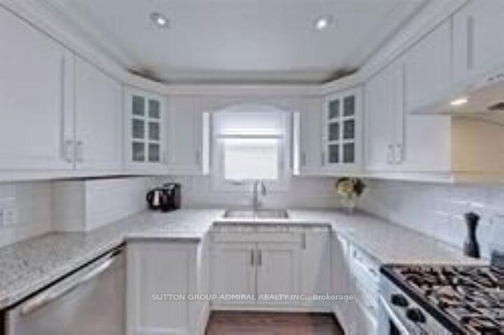Property Photo: 114 Cartier Crescent ON L4C 2N6