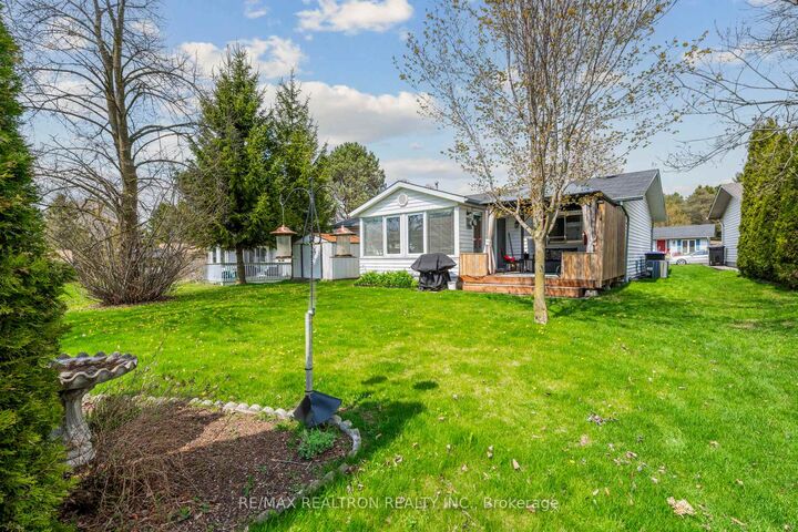 Property Photo: 36 Tecumseth Pines Drive ON L0G 1W0