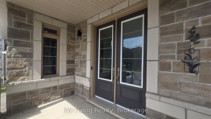 Property Photo:  33 Valleo Street  ON L4P 0K1 