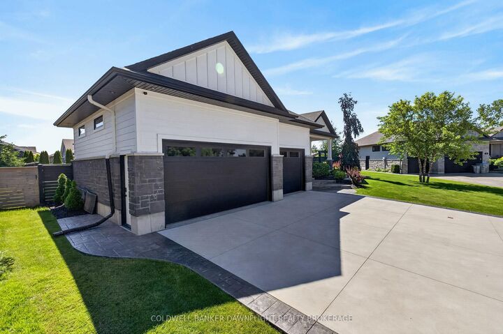 Property Photo: 36 Erin Place ON N0M 1T0