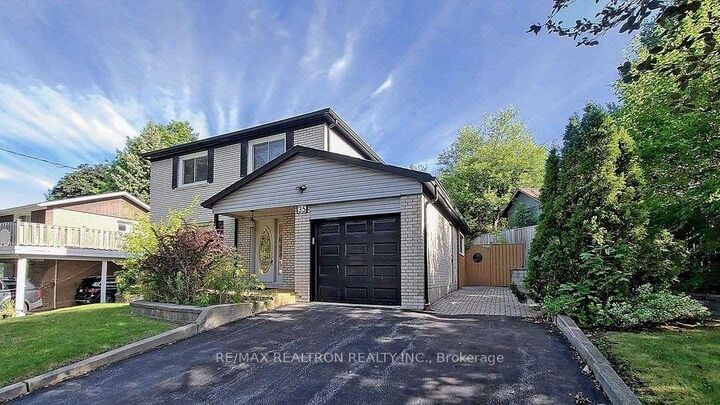 35 Rochelle Crescent — photo 1