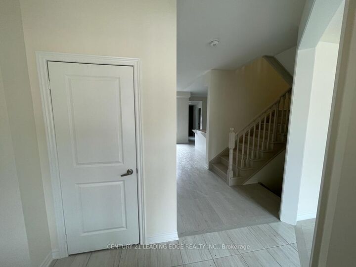Photo de la propriété:  10 O'Reilly Street  ON L1P 0N7 