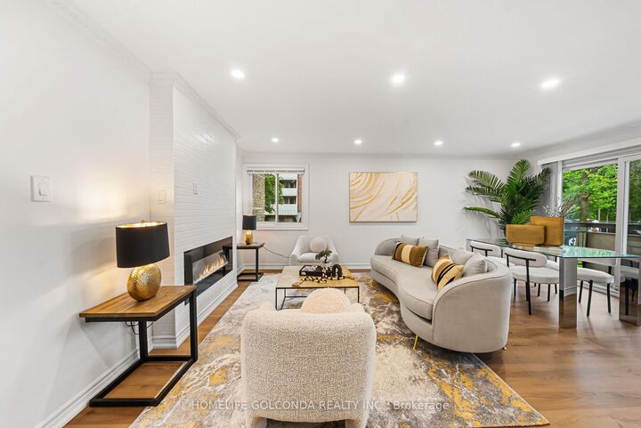 Property Photo: 21 Elizabeth Street 205 ON L4C 3V5