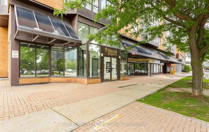 Property Photo: 25 Agnes Street Cy-02 ON L5B 3X7