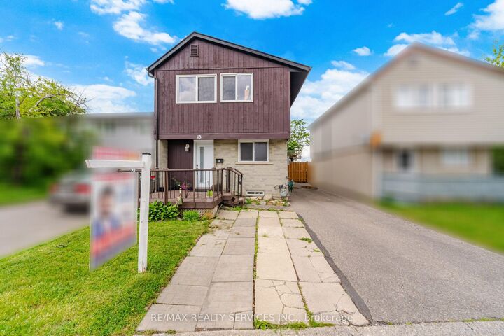 Property Photo: 18 Gold Pine Court ON L6S 2K6
