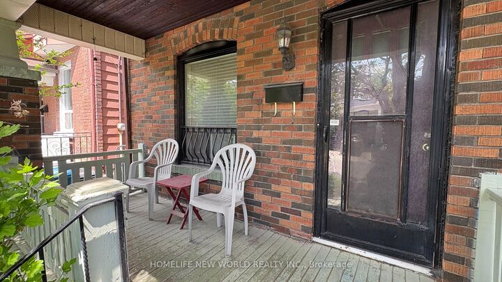 8 Burnfield Avenue — photo 1