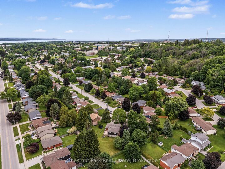 Property Photo:  280 8th Avenue E  ON N4K 3A2 