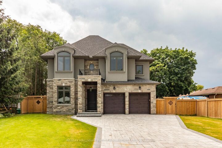 Property Photo: 752 Hillview Crescent ON L1W 2S1