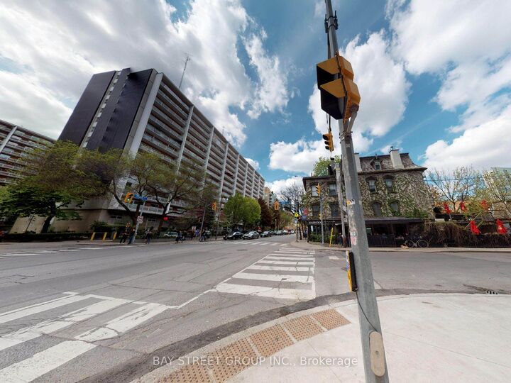 Property Photo:  85 Wood Street 2603  ON M4Y 0E8 
