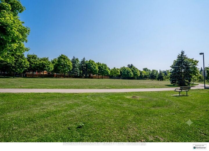 Property Photo: 1150 Parkwest Place 506 ON L5E 3K4