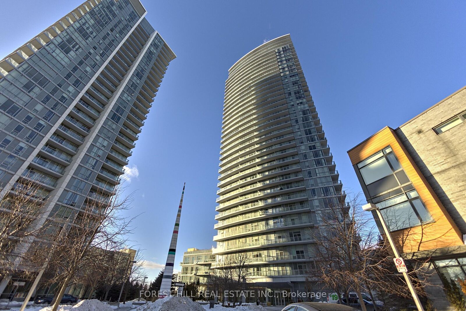 Property Photo:  70 Forest Manor Road 3506  ON M2J 0A9 