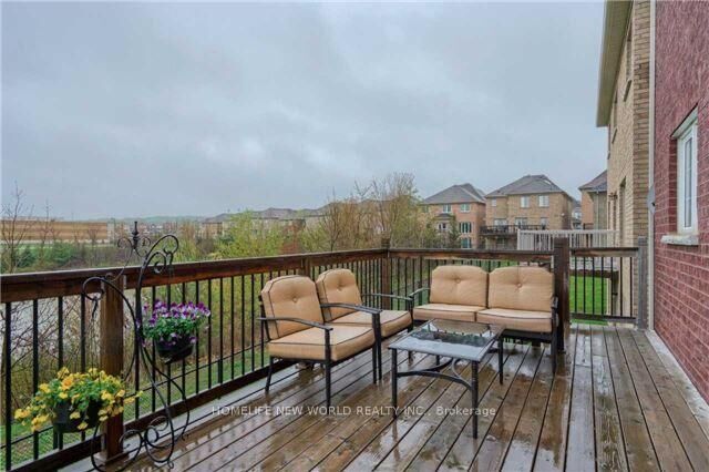 Property Photo:  117 Lady Karen Crescent  ON L6A 4M3 