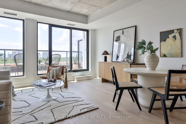 Property Photo: 2720 Dundas Street W 604 ON M6P 0C3