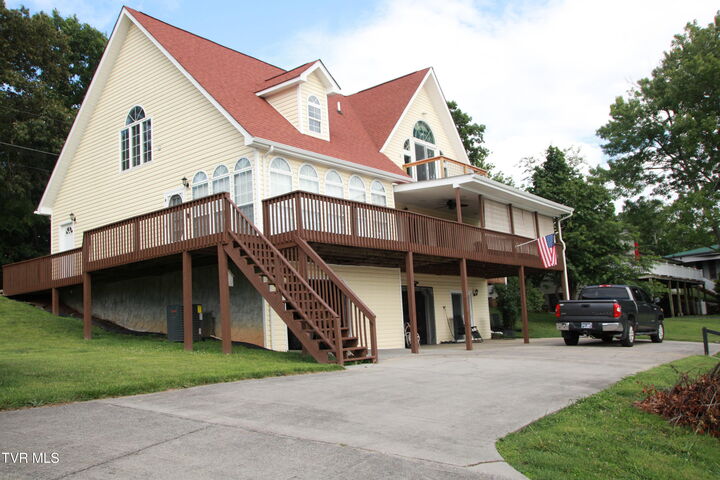 Property Photo:  877 Summer Sound Road  TN 37686 