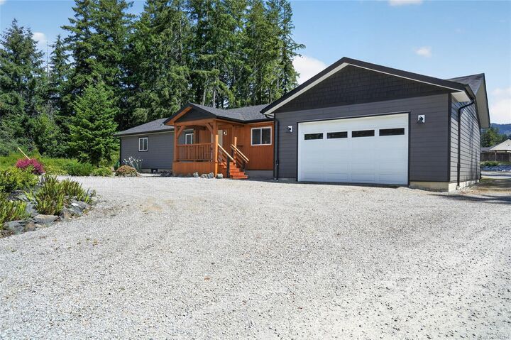 Property Photo: 6353 Beaver Creek Rd BC V9Y 8L3