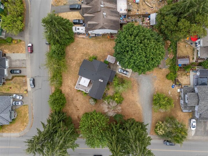 Property Photo: 3312 Skinner Rd BC V9L 4C6